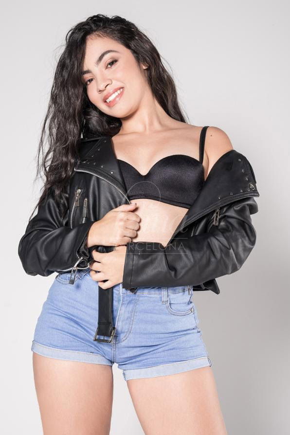 Escorte colombienne pour douche dorée et baiser noir à Felina Barcelona, Leidy